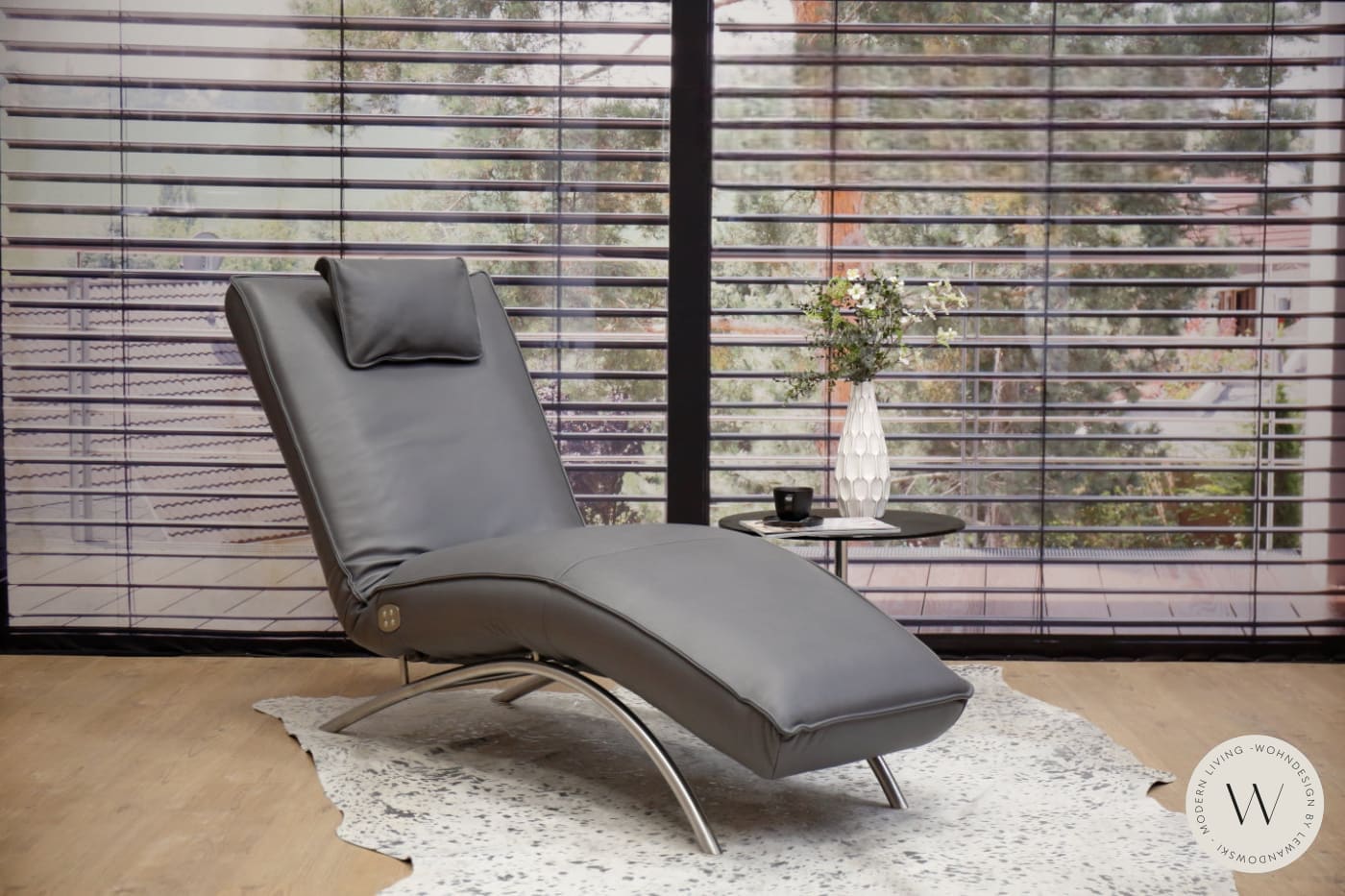 Jonas Relaxliege P4 elektrisch in Leder A Soft platin Koinor