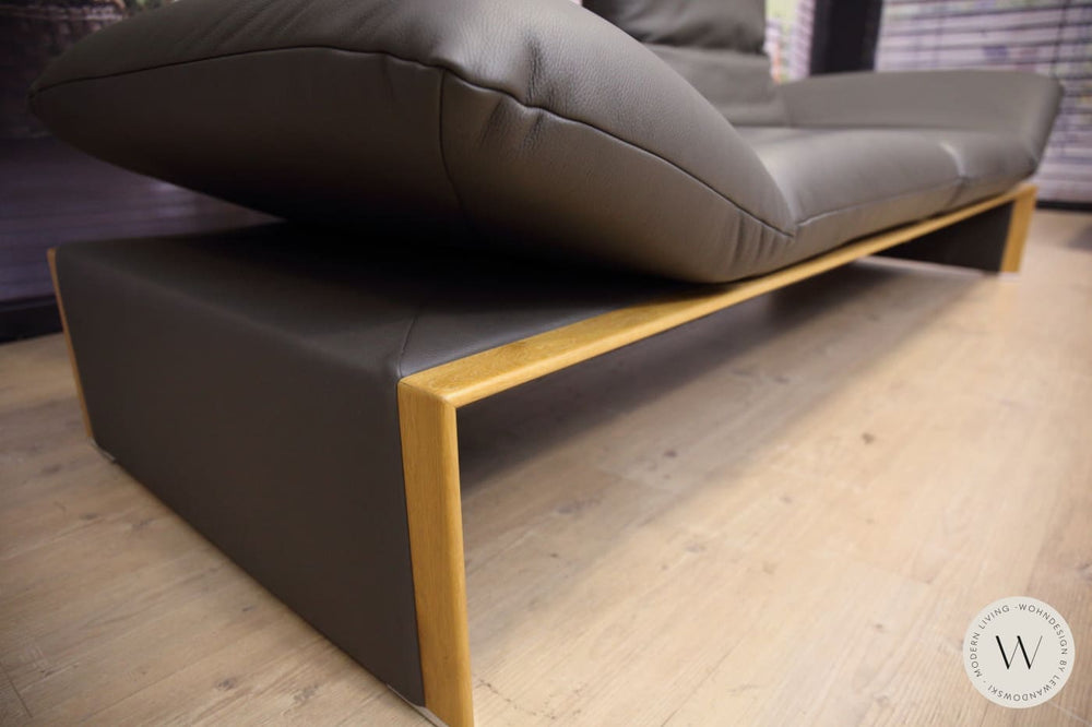 Modell Harriet Garnitur in Leder B Bull carbone Koinor