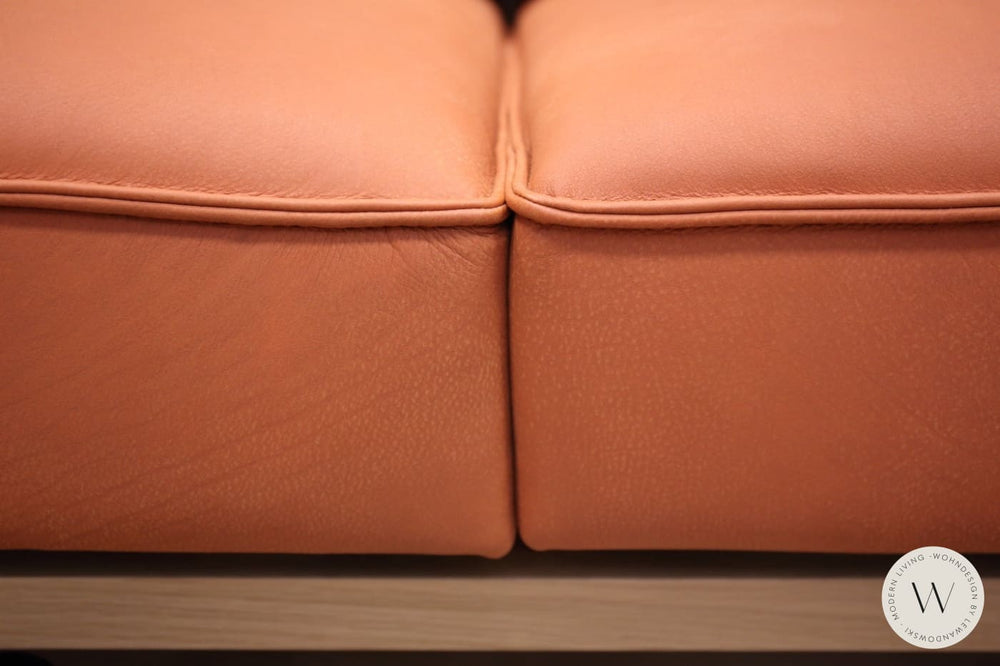 Modell Phönix Sofa in Leder A India fire Koinor