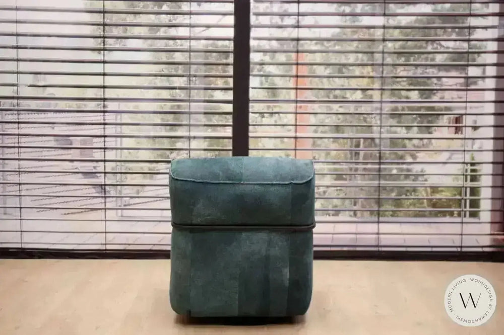 1x Modell Twister mit Hocker in Leder Desperado Bullfrog