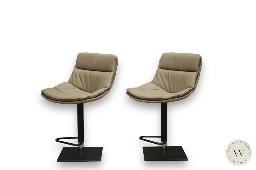 Barhocker Modell Noa in Leder Pelle 90 fango (höhenverstellbar) Ozzio®Italia