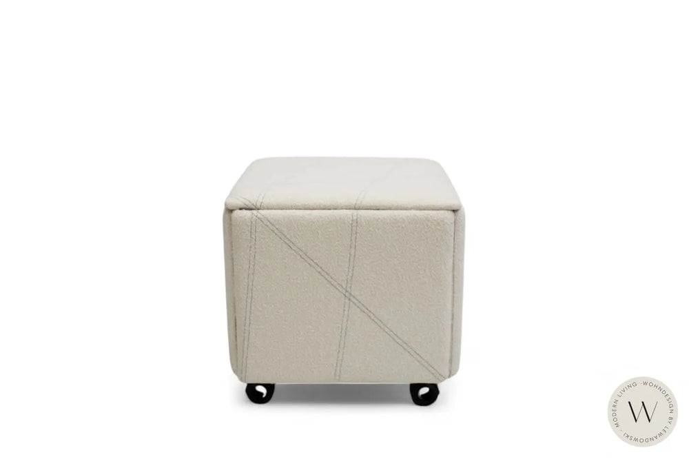 Cubix Pouf / Hocker in Bouclé Butter Ozzio®Italia