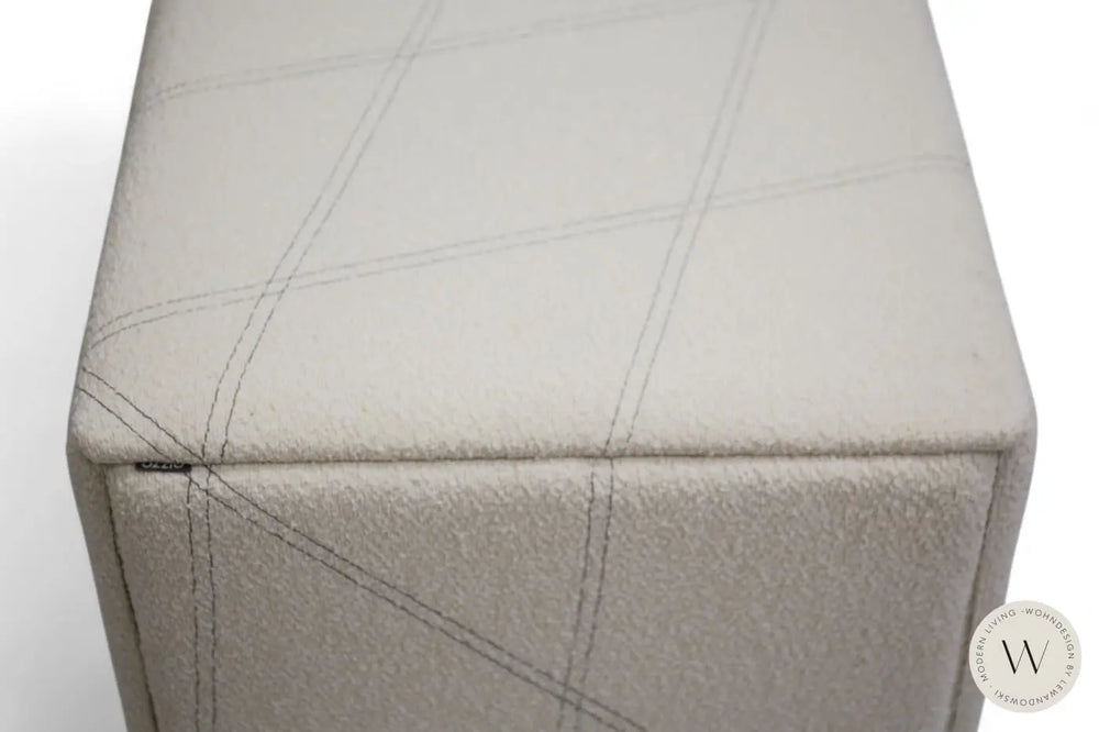 Cubix Pouf / Hocker in Bouclé Butter Ozzio®Italia