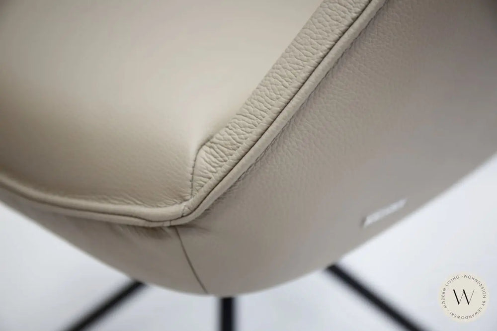Diningsystem Bank + 4 Stühle in Leder B Bull nebbia Koinor