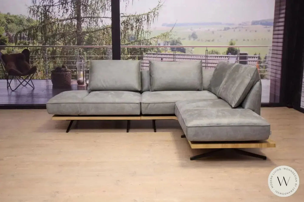 Eckgarnitur Modell Phönix in Mikrofaser Bison 96 Koinor