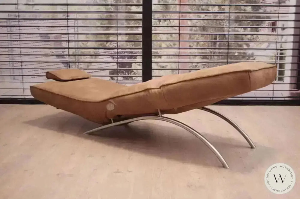 Jonas Relaxliege P4 elektrisch in Leder A India karma Koinor