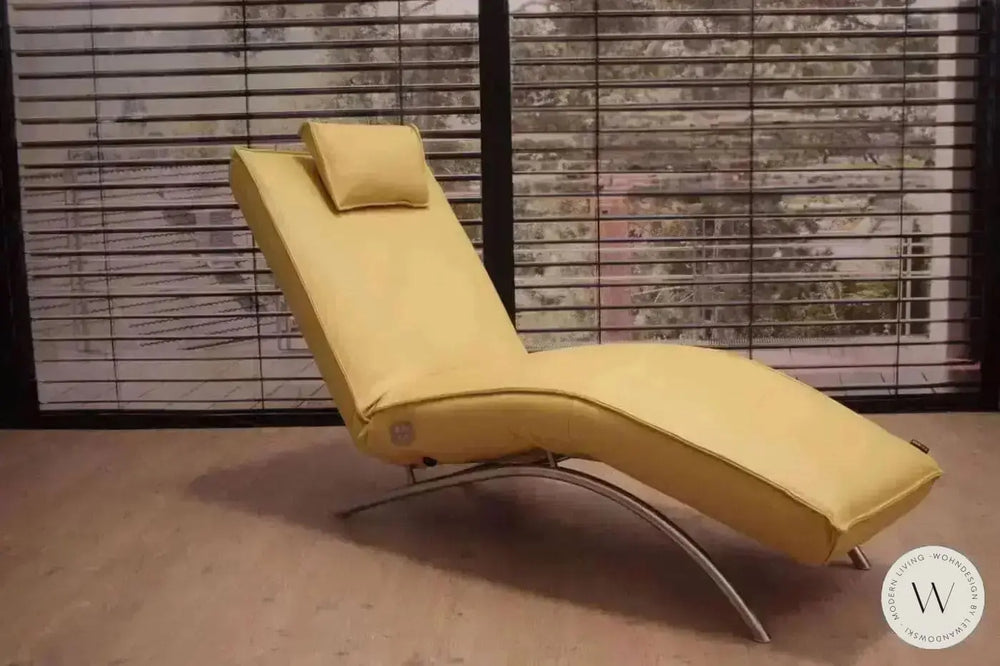 Jonas Relaxliege P4 elektrisch in Leder B Bull giallo Koinor