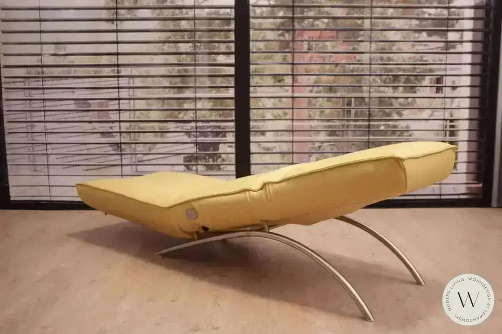 Jonas Relaxliege P4 elektrisch in Leder B Bull giallo Koinor