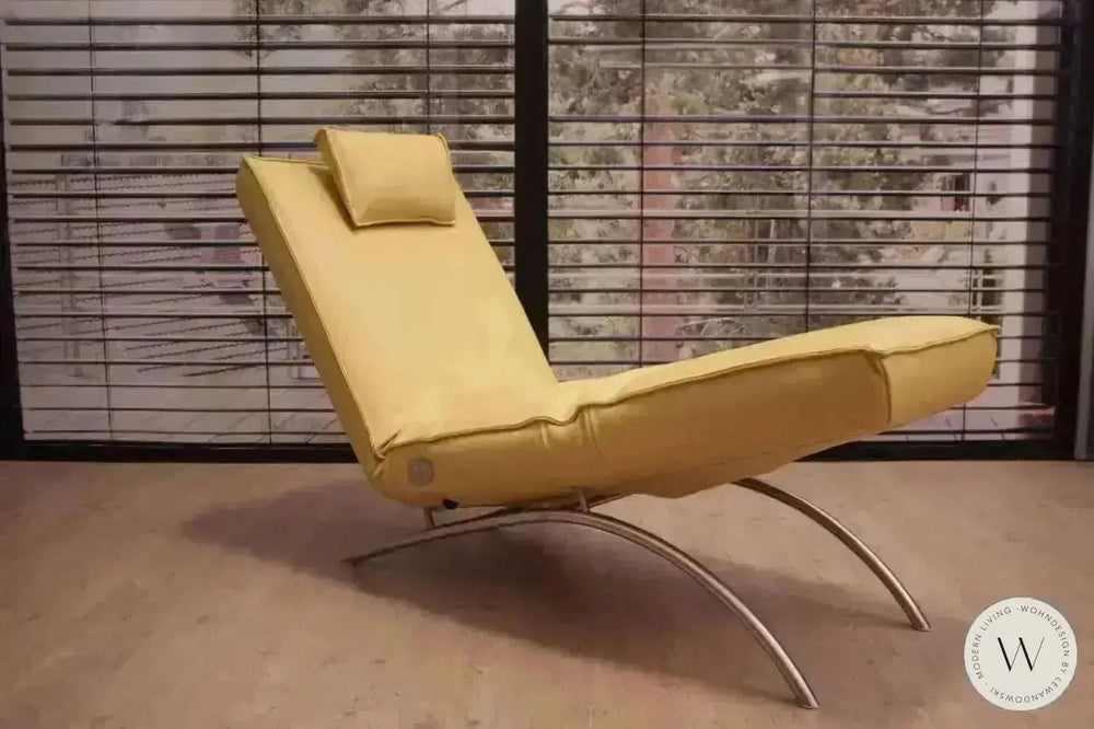Jonas Relaxliege P4 elektrisch in Leder B Bull giallo Koinor