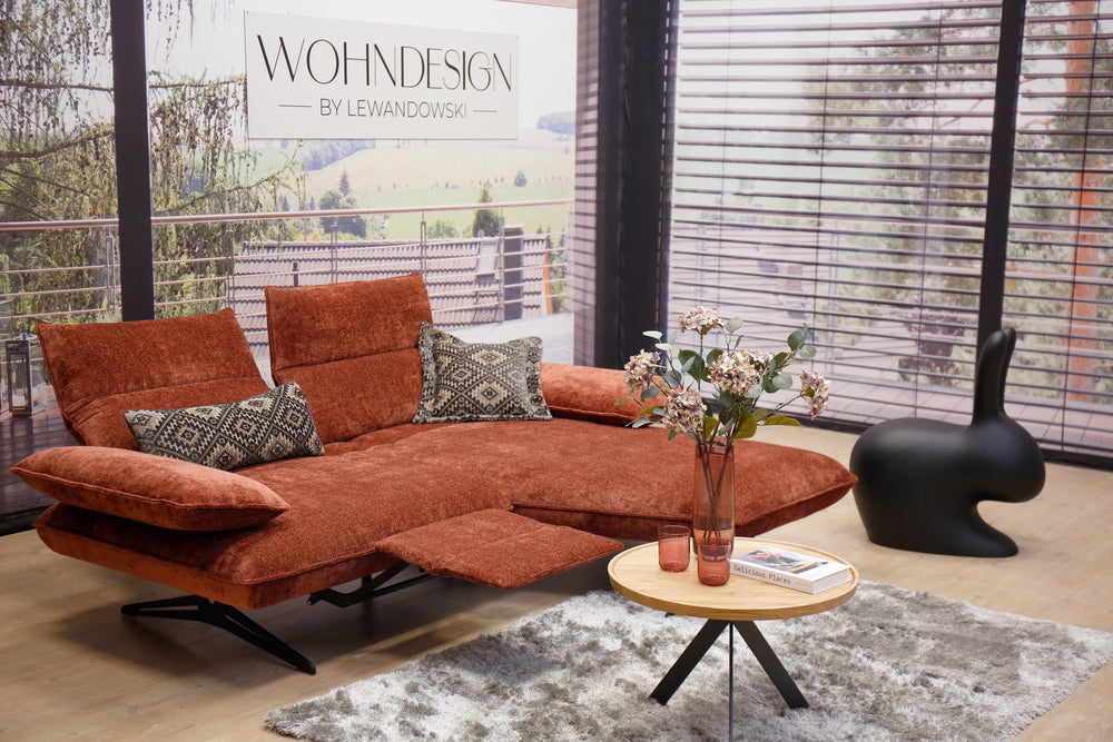 Modell Caio inkl. motor. Fußstütze in Stoff Glow