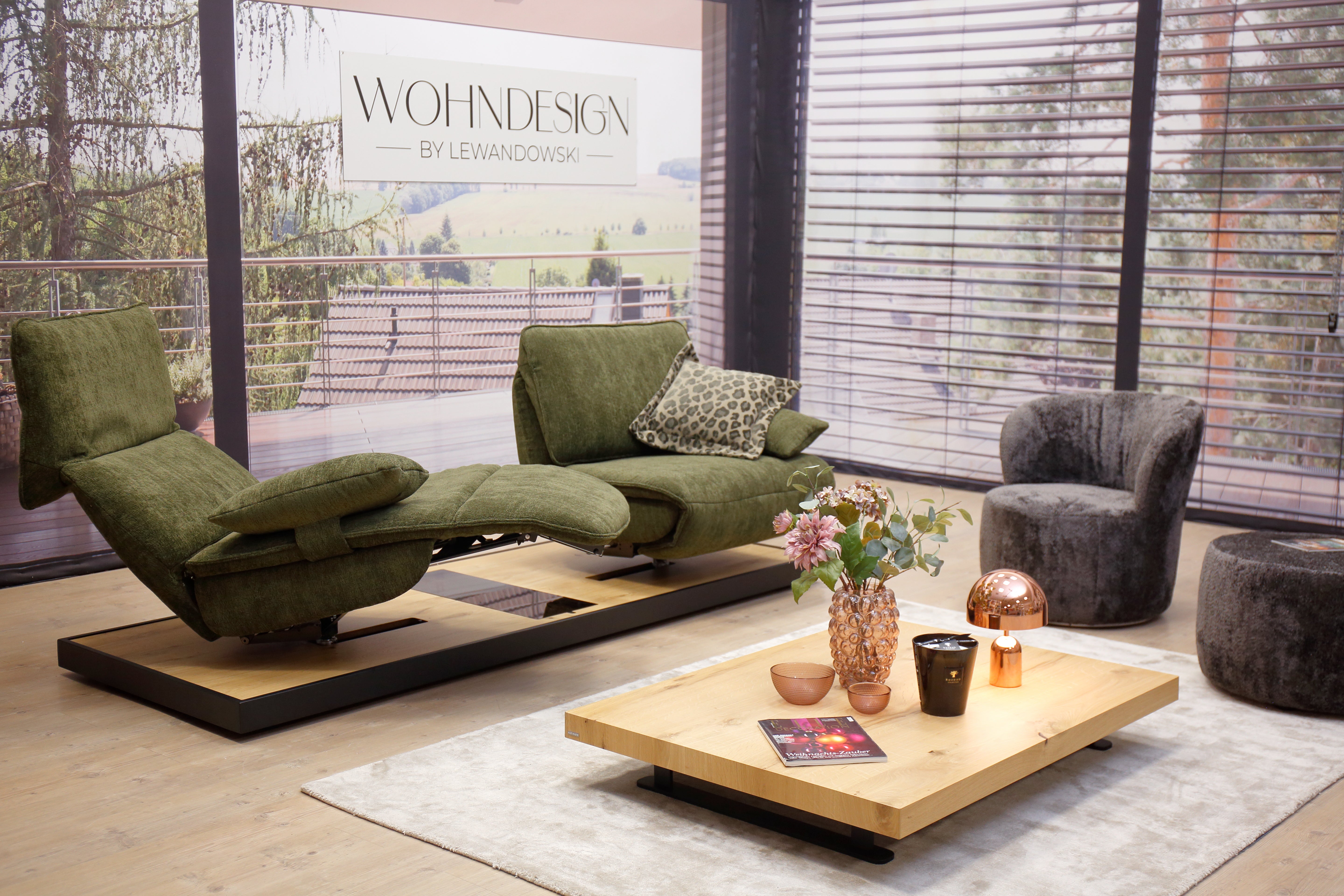 Modell Ellis inkl. 2 Armteilkissen in fine Stoff Terra