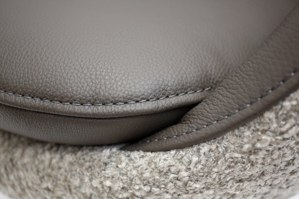 Modell Boneo inkl. 3 Stühle in Leder B Bull carbone Koinor