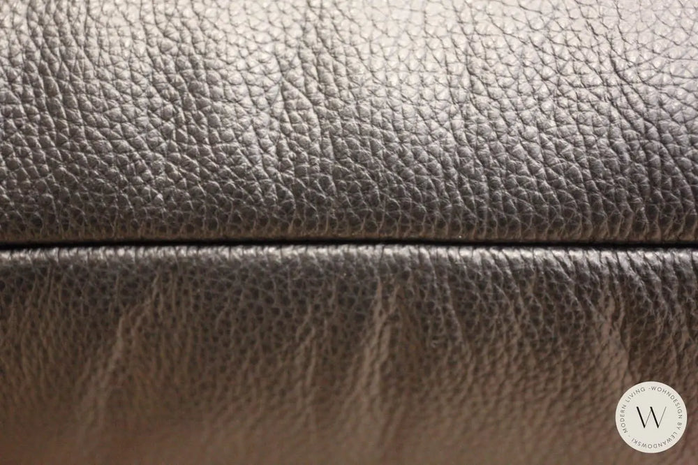 Modell Edit 2 in Leder A Soft noir Koinor