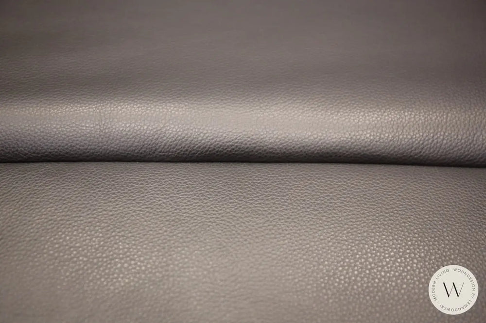Modell Edit 2 in Leder A Soft noir Koinor