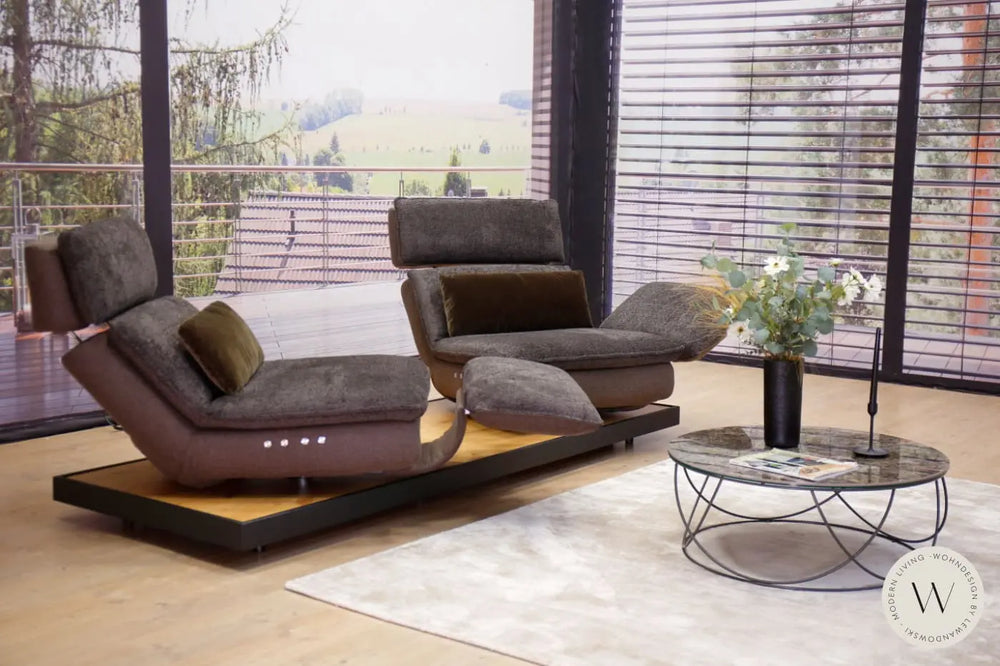 Modell Edon mit Metallrahmen in Stoff Space Koinor