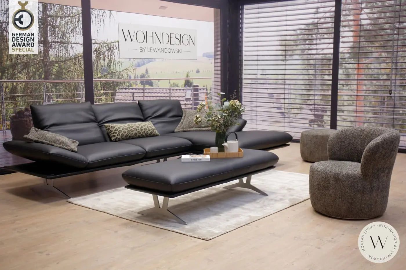 Modell Francis in Leder B Bull nero (Ecke rechts)