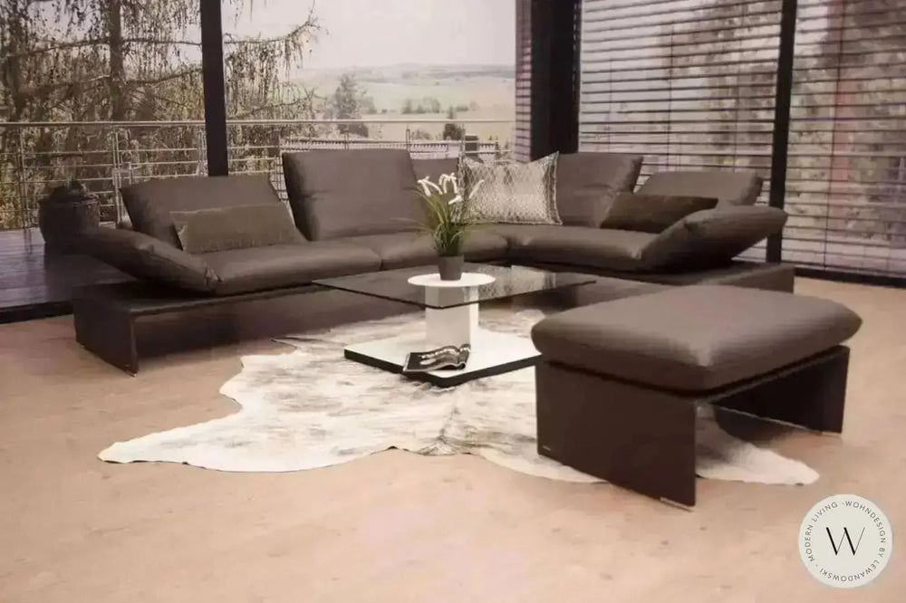 Modell Harriet Eckgarnitur in Leder B Bull carbone Koinor