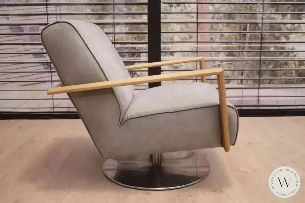 Modell Icarus Sessel in Leder A India asphalt Koinor