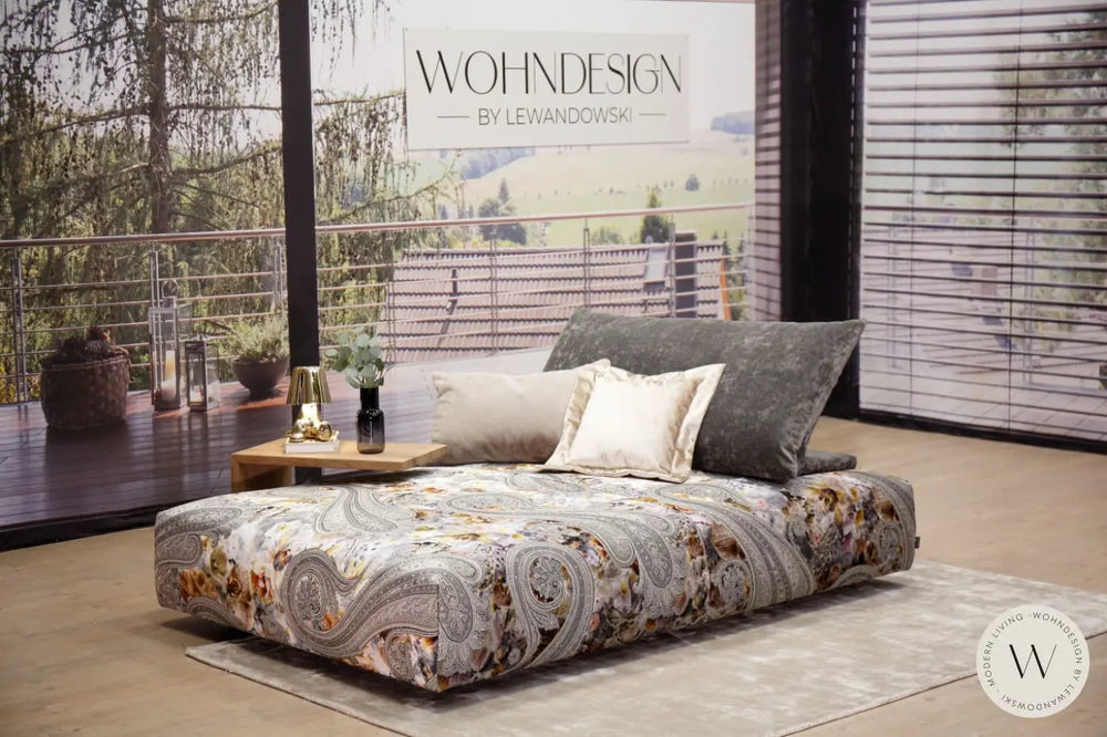 Modell Iwan Sofa in Stoff Paisley umbra Bullfrog