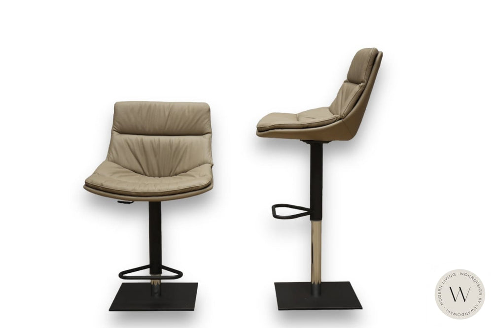 Barhocker Modell Noa in Leder Pelle 90 fango (höhenverstellbar) Ozzio®Italia