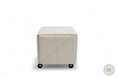 Cubix Pouf / Hocker in Bouclé Butter Ozzio®Italia