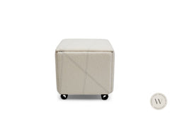 Cubix Pouf / Hocker in Bouclé Butter Ozzio®Italia
