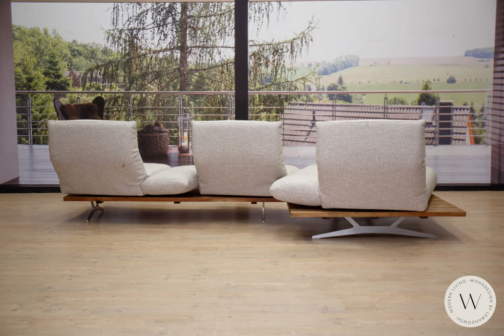 Eckgarnitur Marilyn in Stoff Fame13-26 und Wildnussaum Koinor