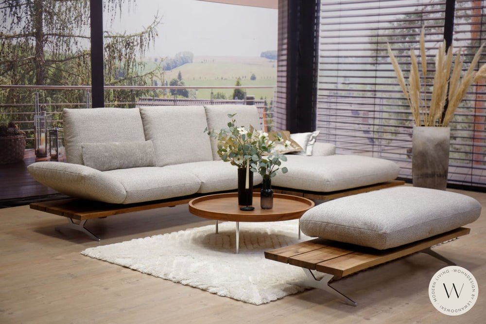 Eckgarnitur Marilyn in Stoff Fame13-26 und Wildnussaum Koinor