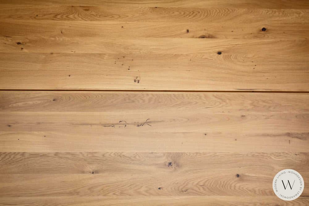 Esstisch Sondermodell T1019 in Wildeiche massiv Baumkante Koinor