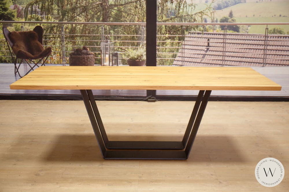 Esstisch Sondermodell T1019 in Wildeiche massiv Baumkante Koinor