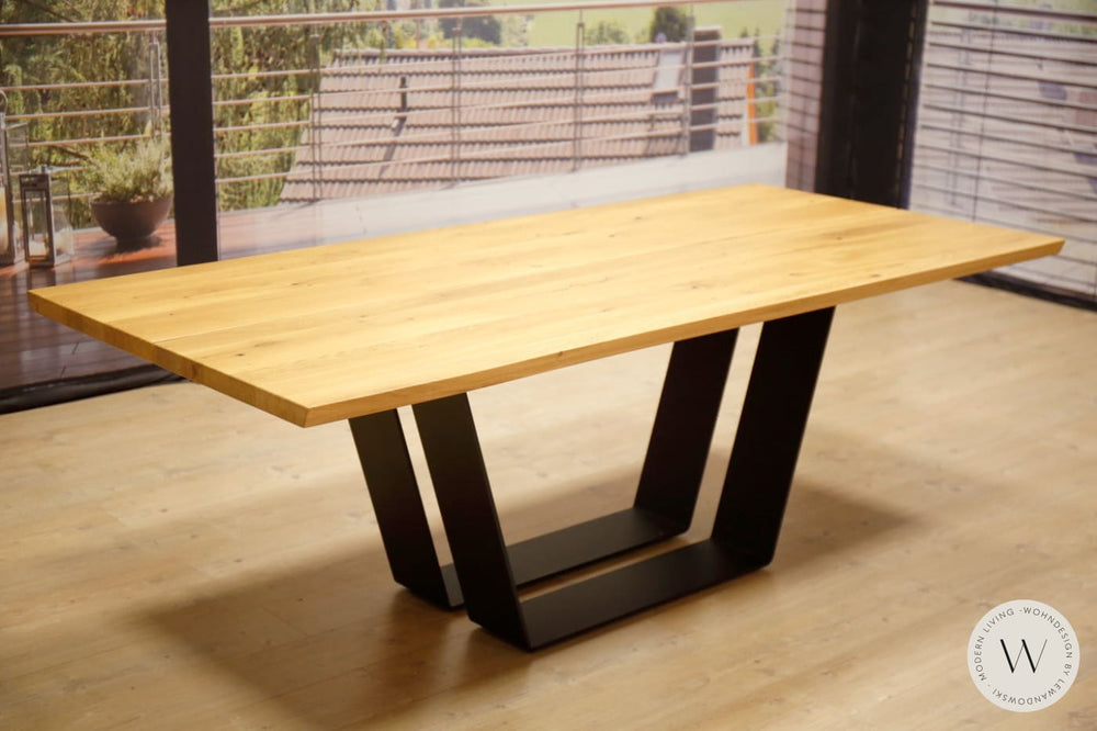 Esstisch Sondermodell T1019 in Wildeiche massiv Baumkante Koinor