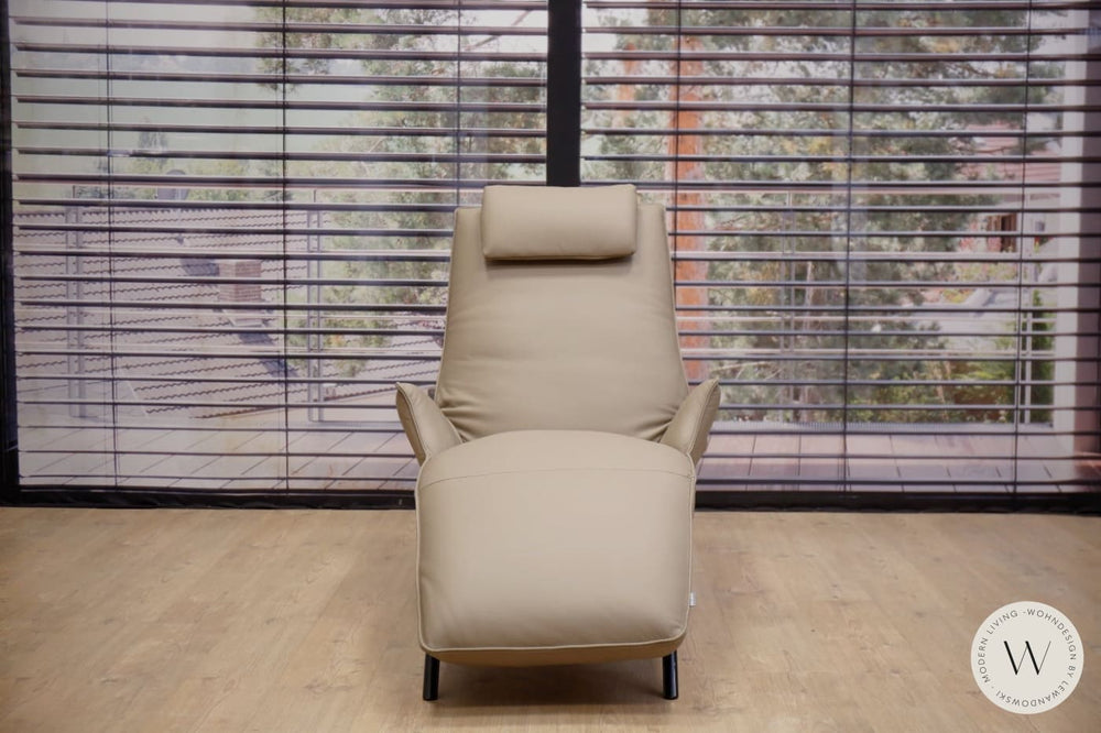 Joleen Relaxliege P4 in Leder C Family lehm Koinor