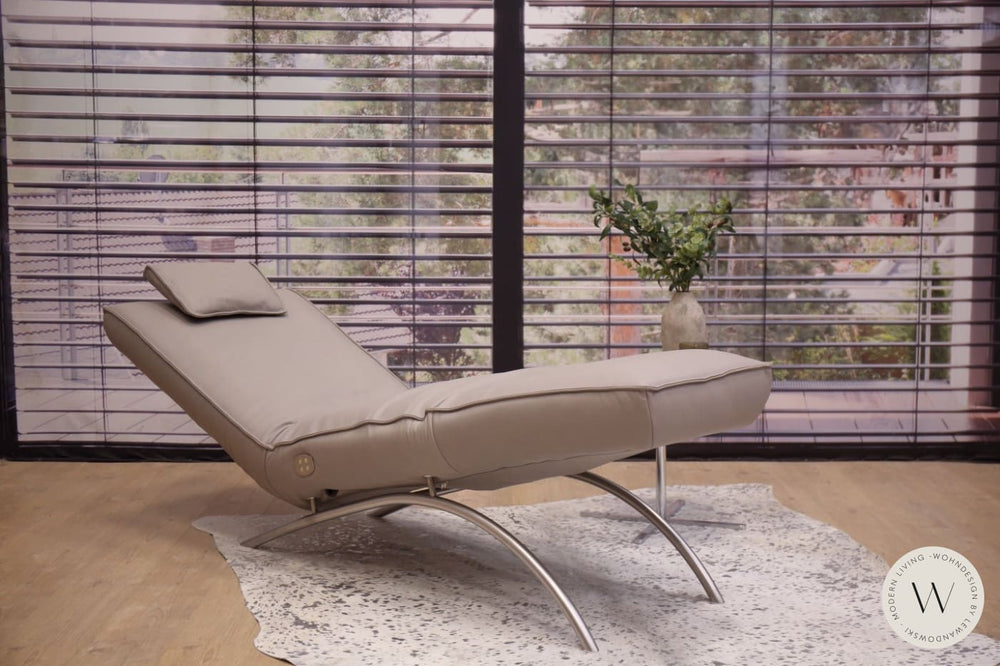 Jonas Relaxliege P4 elektrisch in Leder A India asphalt Koinor