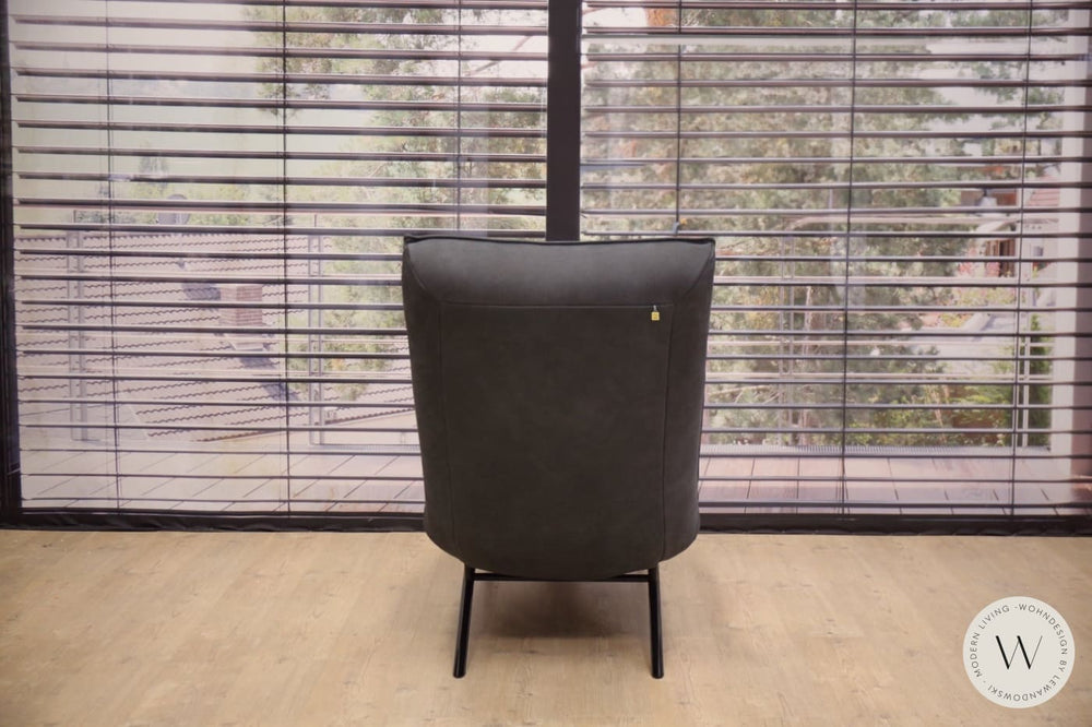 Jonas Relaxliege P4 elektrisch in Leder A India omega Koinor
