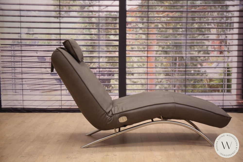 Jonas Relaxliege P4 elektrisch in Leder A India spider Koinor