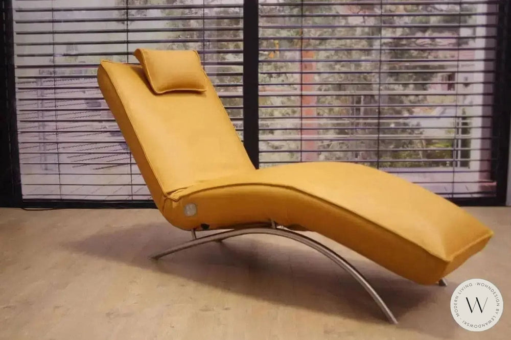 Jonas Relaxliege P4 elektrisch in Leder E banana Koinor