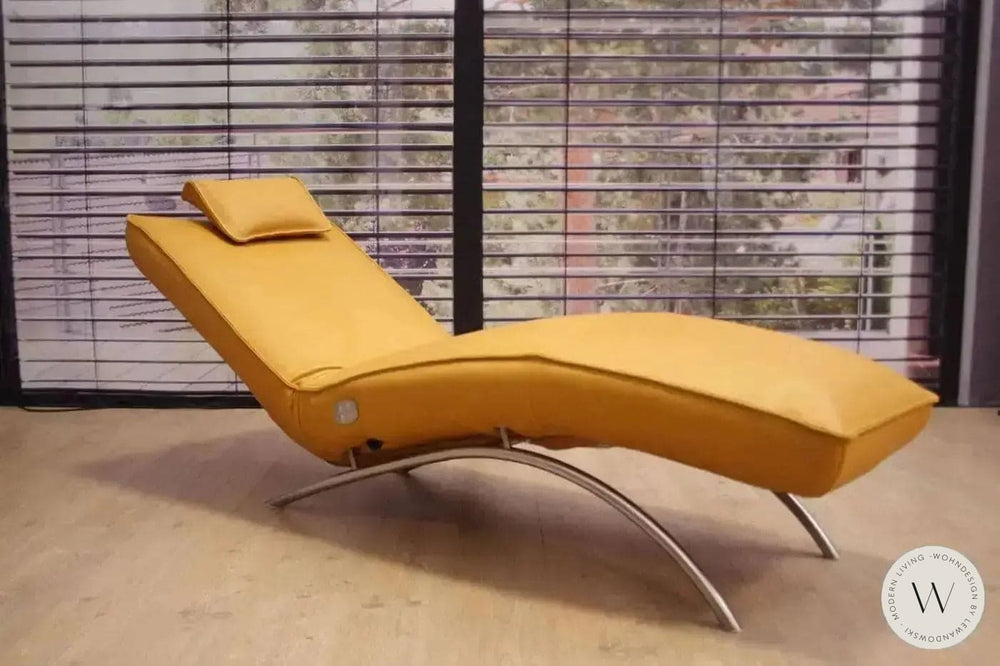 Jonas Relaxliege P4 elektrisch in Leder E banana Koinor