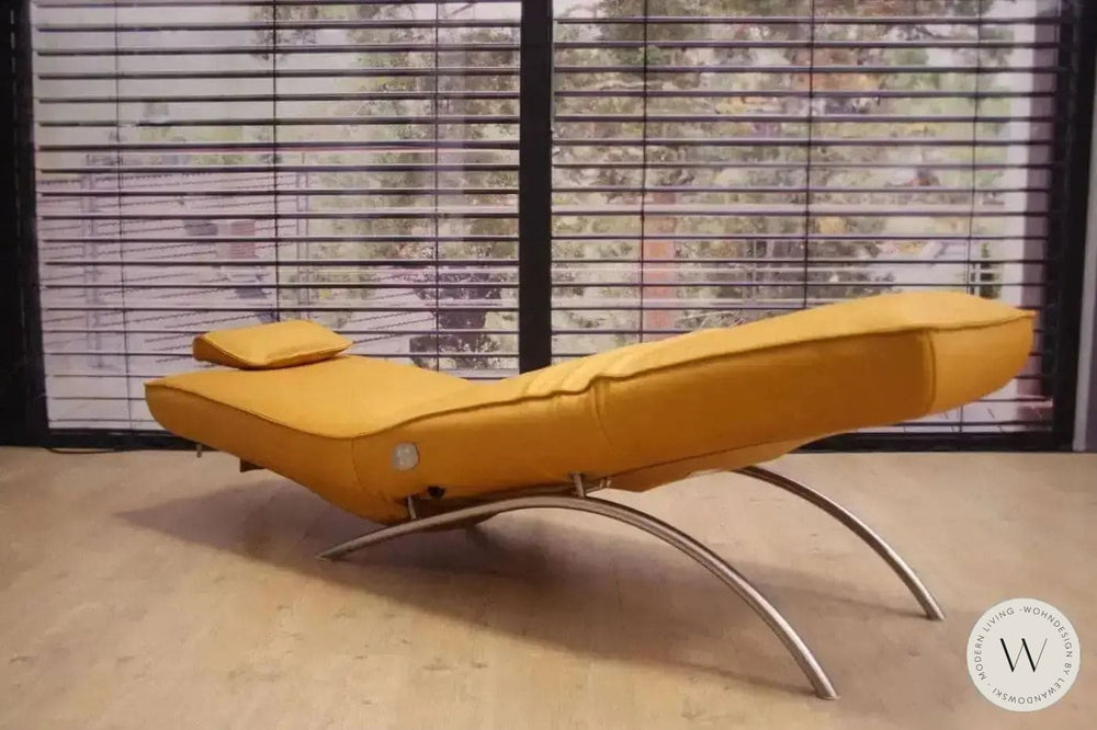 Jonas Relaxliege P4 elektrisch in Leder E banana Koinor