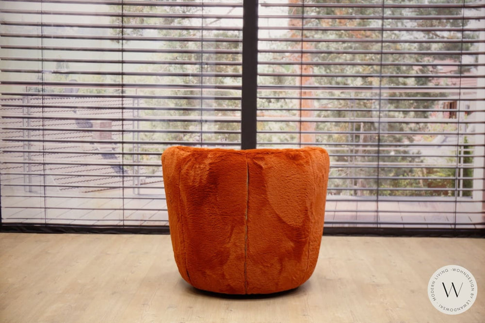 Modell Donna inkl. Hocker in Stoff Fuzzy Bullfrog