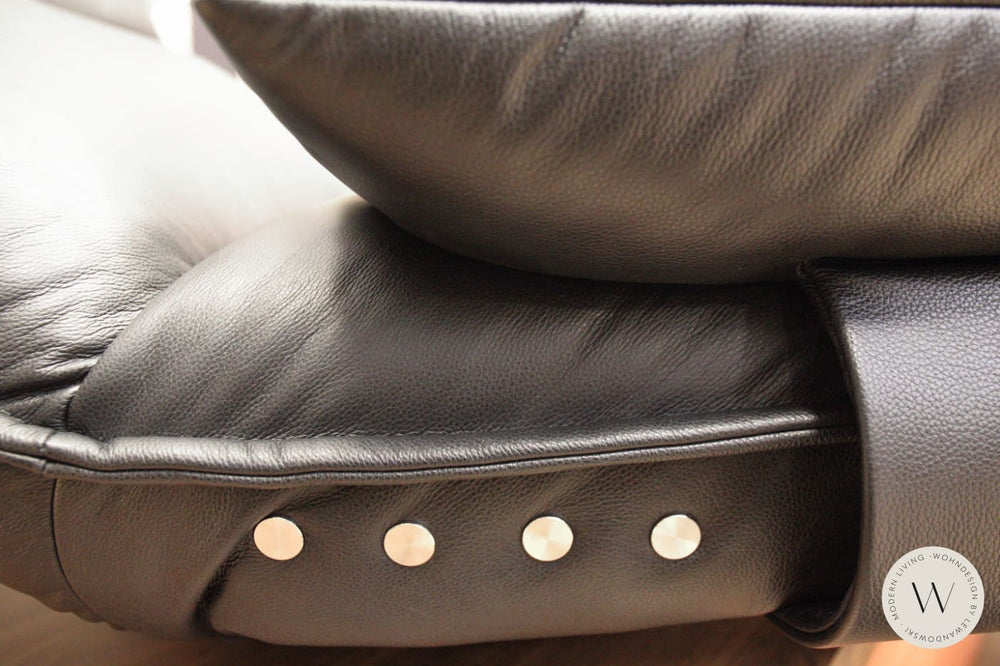 Modell Edit 2 in Leder A Soft noir Koinor
