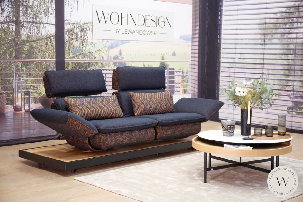 Modell Edon C5 Sofa in fine Stoff Noto + Feel Me Koinor