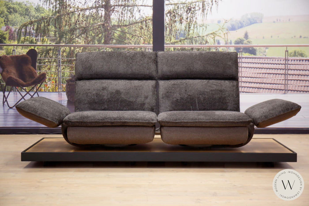 Modell Edon C5 Sofa in Stoff Space mit Metallrahmen Koinor