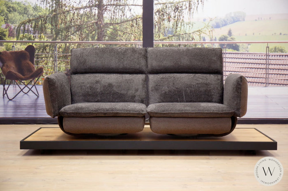 Modell Edon C5 Sofa in Stoff Space mit Metallrahmen Koinor