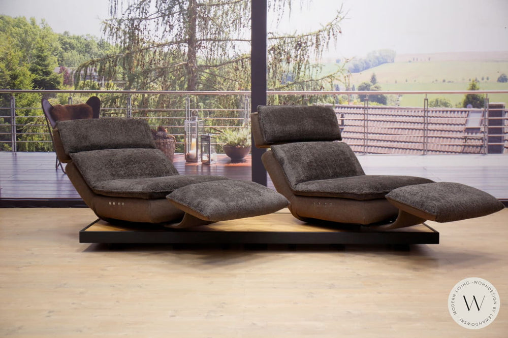 Modell Edon C5 Sofa in Stoff Space mit Metallrahmen Koinor