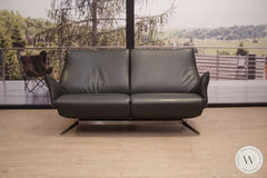 Modell Evita Sofa EM in Leder A Soft noir Koinor