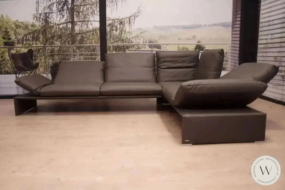 Modell Harriet Eckgarnitur in Leder B Bull carbone Koinor