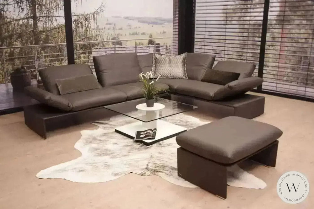 Modell Harriet Eckgarnitur in Leder B Bull carbone Koinor