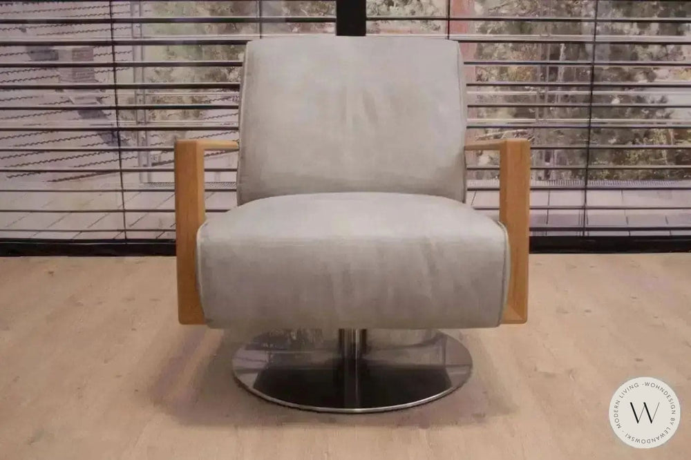 Modell Icarus Sessel in Leder A India asphalt Koinor