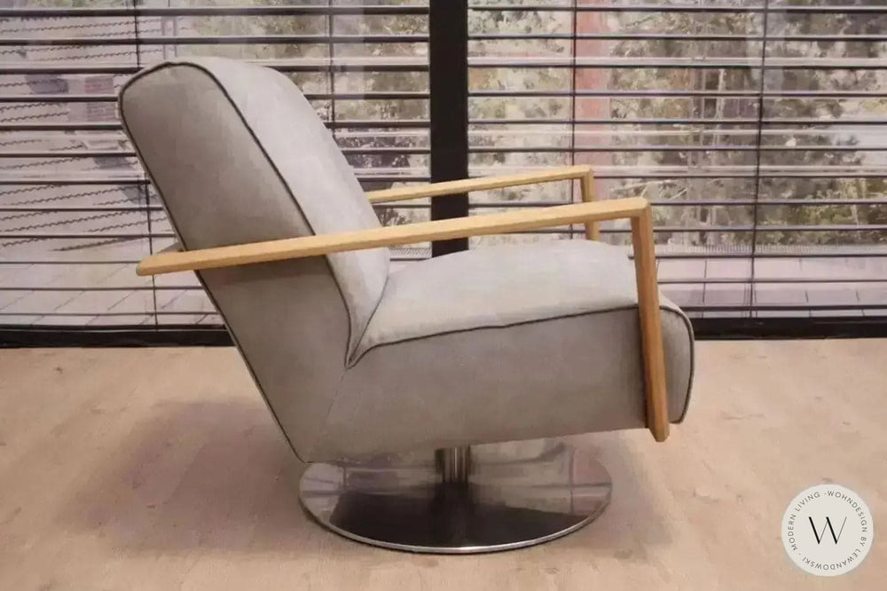 Modell Icarus Sessel in Leder A India asphalt Koinor