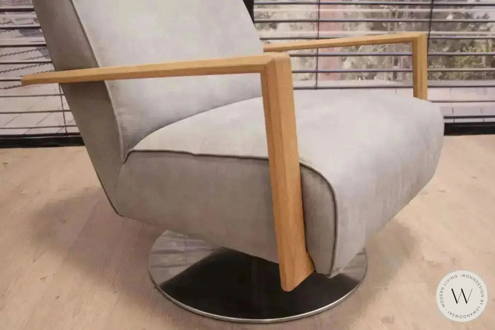 Modell Icarus Sessel in Leder A India asphalt Koinor